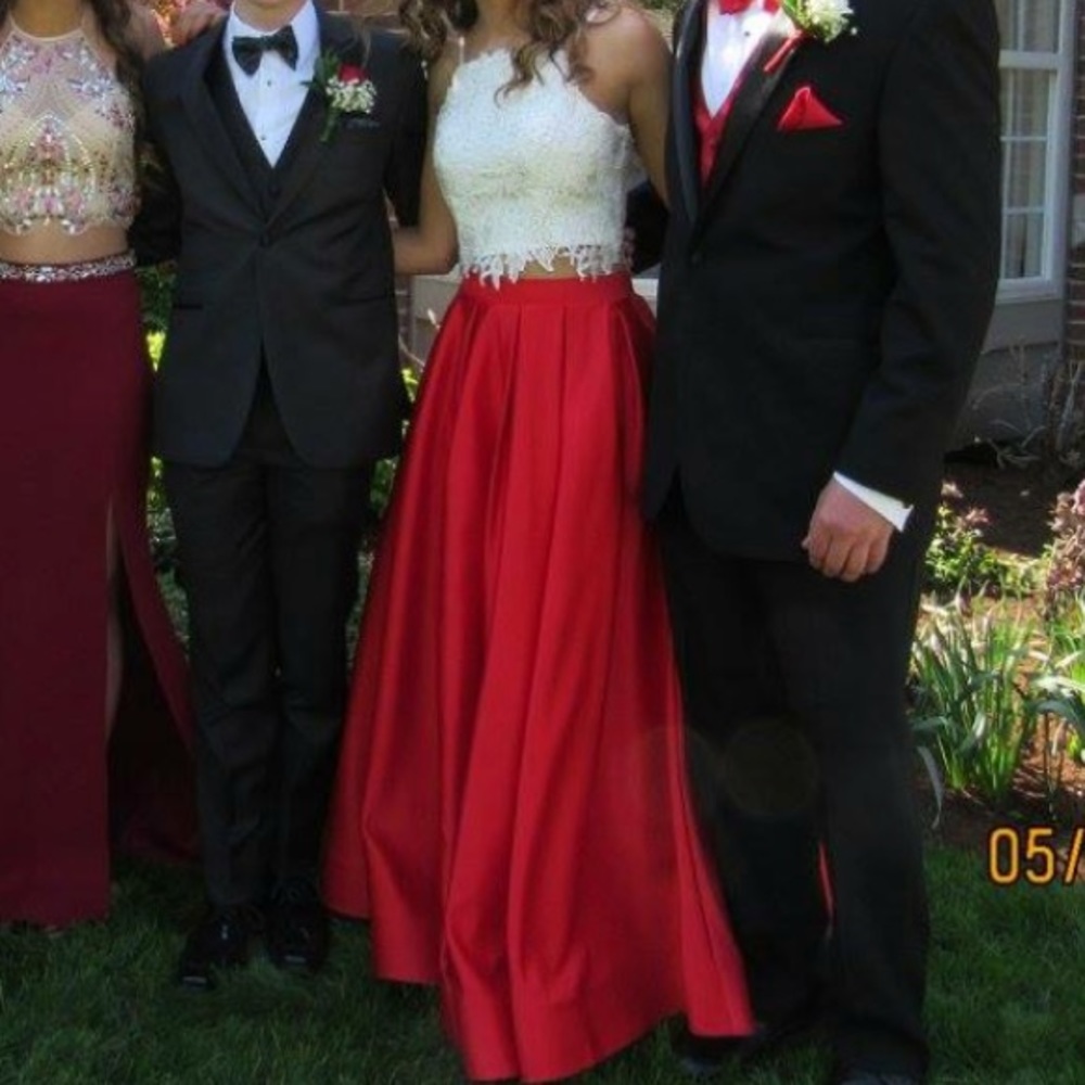 Beautiful red 2 piece prom dress!!
